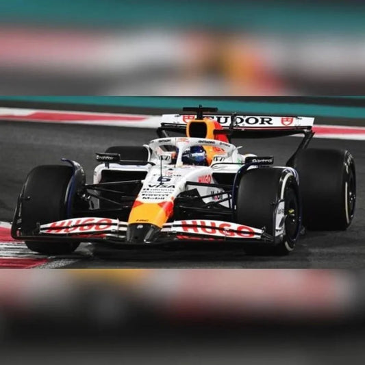 PRECOMMANDE - Spark S9681 1:43 - RACING BULLS VCARB 02 N°6 Visa Cash App Racing Bulls Formula One Team Abu Dhabi GP 2025 Isack Hadjar (with pit board)