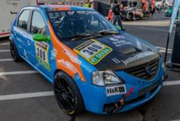 PRECOMMANDE - Spark SG1017 1:43 - Dacia Logan No.300 Ollis Garage Racing 24H Nürburgring 2025 O. Kriese - G. Starck - M. Kaffka Limited (300ex.)