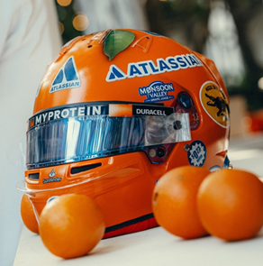PRECOMMANDE - Spark 5HF208 Casque 1:5 - Alexander Albon - Williams Racing - Miami GP 2025