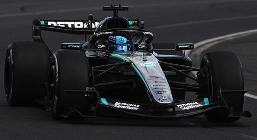 PRECOMMANDE - Spark S9380 1:43 - Mercedes-AMG PETRONAS Formula One Team W17 No.63 Winner Australian GP 2026 George Russell With pit board