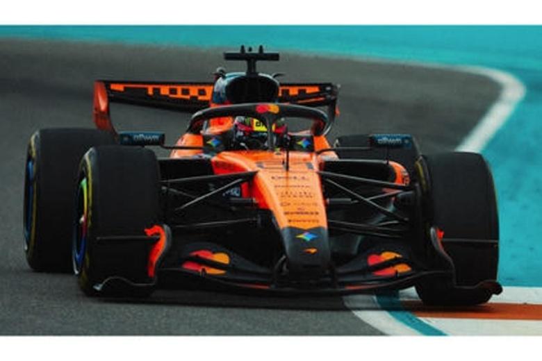 PRECOMMANDE - Spark S9405 1:43 - MCLAREN MCL40 N°81 McLaren Mastercard F1 Team 3rd GP Miami 2026 Oscar Piastri