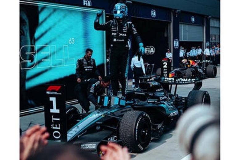 PRECOMMANDE - Spark S9332 1:43 - MERCEDES-AMG W17 N°63 Mercedes AMG Petronas F1 Team  Winner Austrian GP 2026 George Russell - with number board